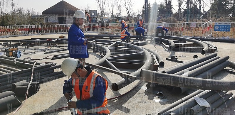 威海經貿交流中心工程-大貝殼項目鋼結構施工中