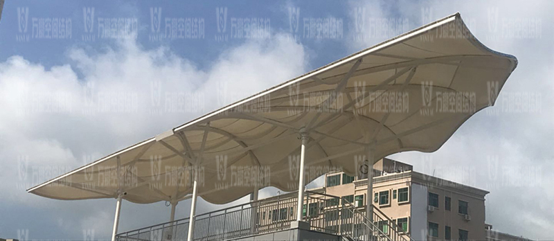 什么是張拉膜結(jié)構(gòu)?張拉膜結(jié)構(gòu)建筑安裝注意事項(xiàng)有哪些？