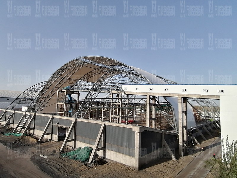 內(nèi)蒙能源長城五礦選煤廠鋼骨架膜棚建設(shè)項目膜結(jié)構(gòu)安裝中 內(nèi)蒙能源長城五礦選煤廠鋼骨架膜棚建設(shè)項目膜結(jié)構(gòu)安裝中