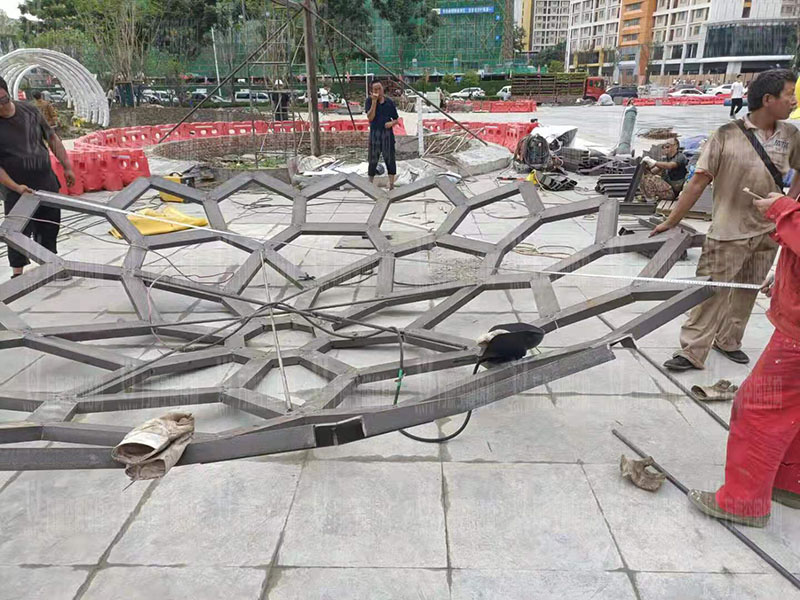 無(wú)線創(chuàng)智城市功能空間業(yè)態(tài)優(yōu)化五星集市鋼膜結(jié)構(gòu)工程