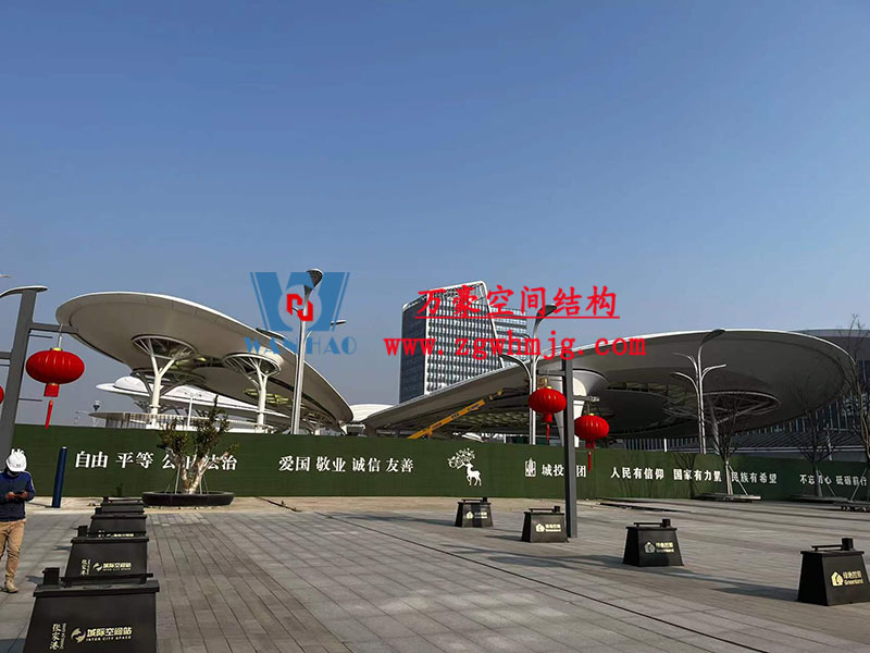 張家港高鐵站前復雜結構“蝴蝶再現”即將圓滿竣工