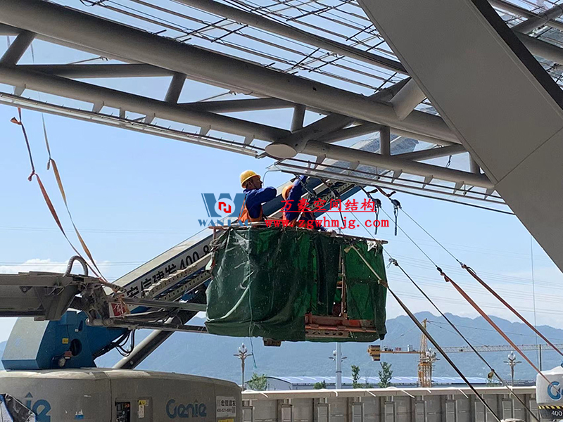 兩江新區加快建設龍興足球場(標準不降、工期不延、確保年底建成) 兩江新區加快建設龍興足球場(標準不降、工期不延、確保年底建成)