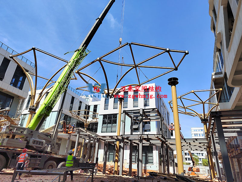 中國東盟特色商品匯聚中心膜鋼構工程火熱施工中