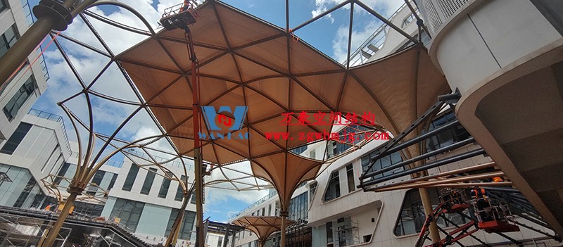 中國(guó)東盟特色商品匯聚中心膜鋼構(gòu)工程完工