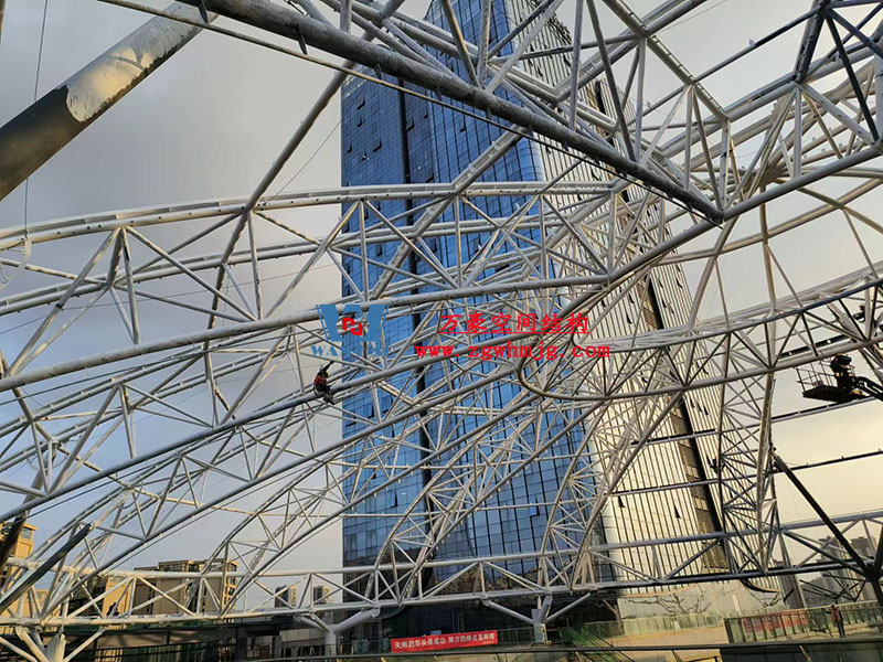 明宇廣場6號地塊商業（萬達廣場）改造項目鋼膜結構ETFE蓋頂天幕工程火熱施工中