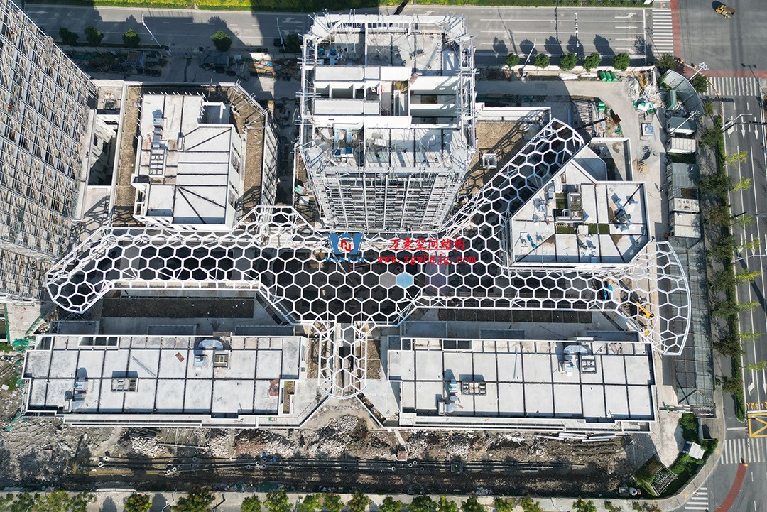 賦含夢幻色彩的商業街膜結構天幕，即將閃亮登場！