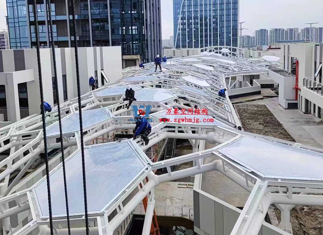 賦含夢幻色彩的商業街膜結構天幕，即將閃亮登場！