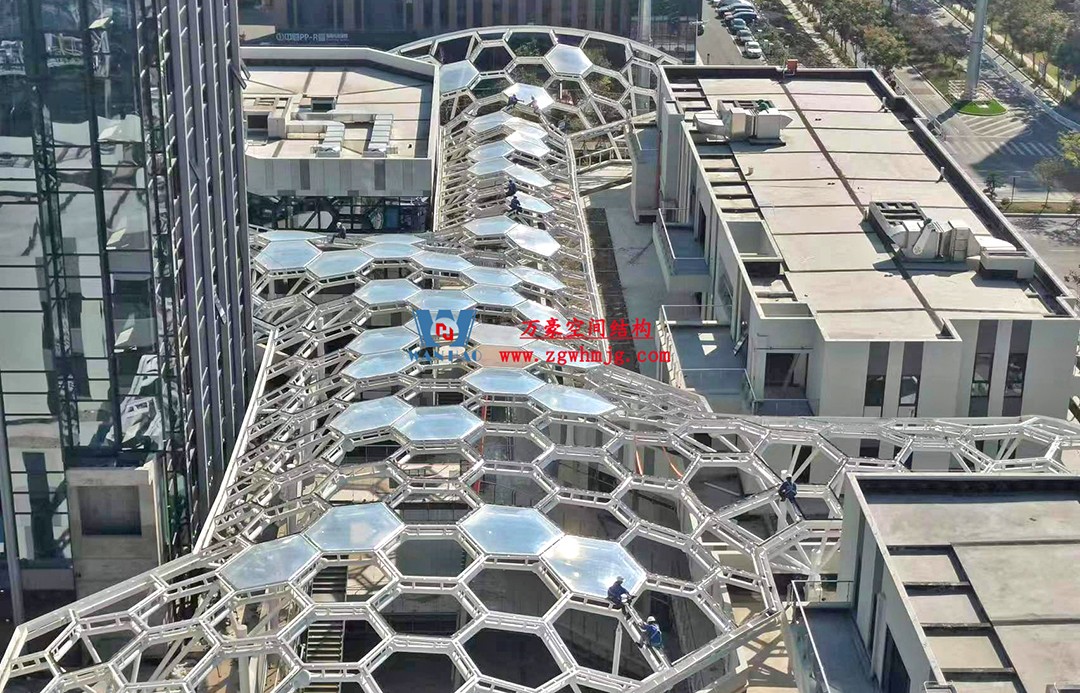 已完工，這個ETFE氣枕商業(yè)天幕閃亮登場！