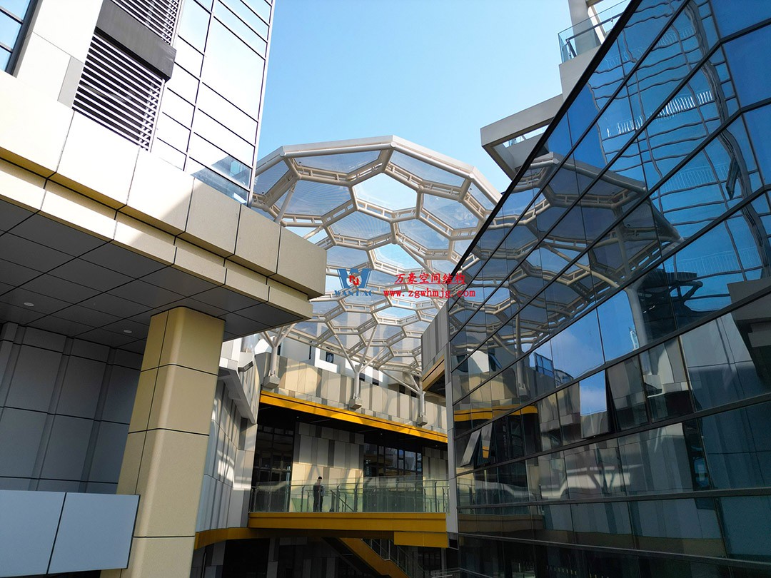 已完工，這個ETFE氣枕商業(yè)天幕閃亮登場！