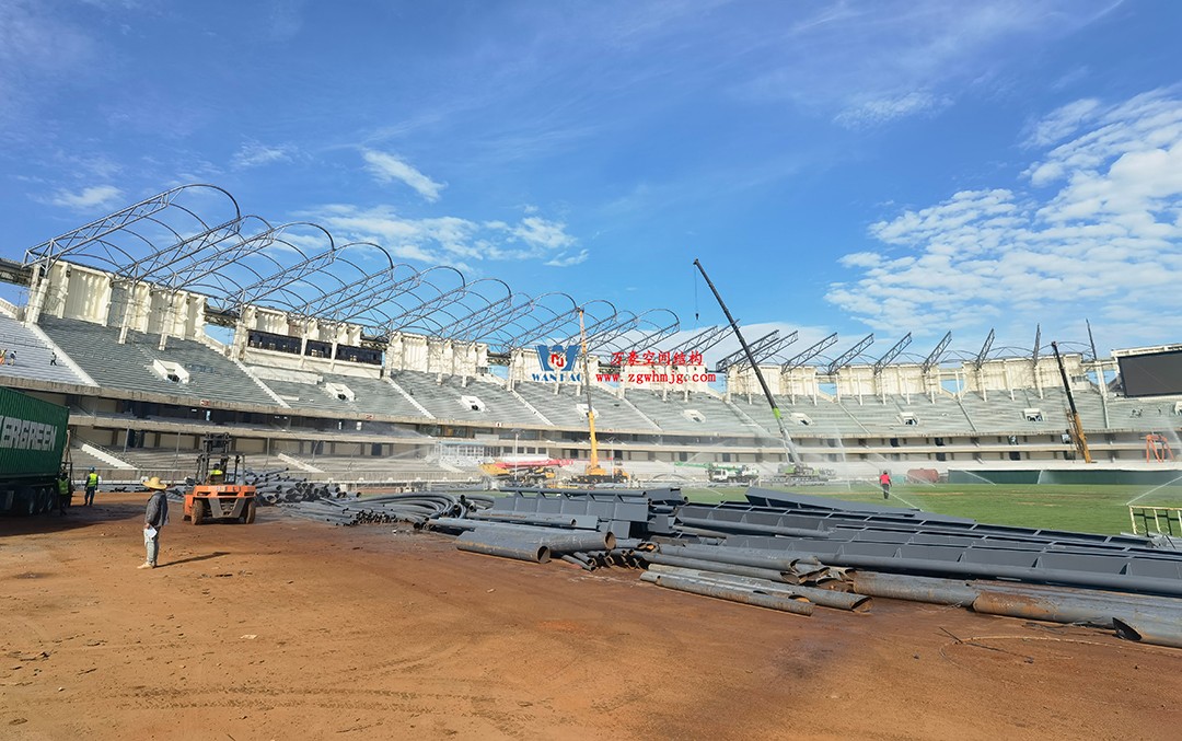 肯尼亞（非洲杯）足球體育場PTFE鋼膜結構屋面火熱施工中