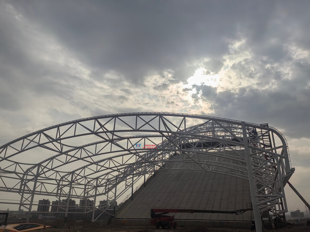 比亞迪紹興嵊州賽車場干拔沙坡觀景平臺鋼結構項目