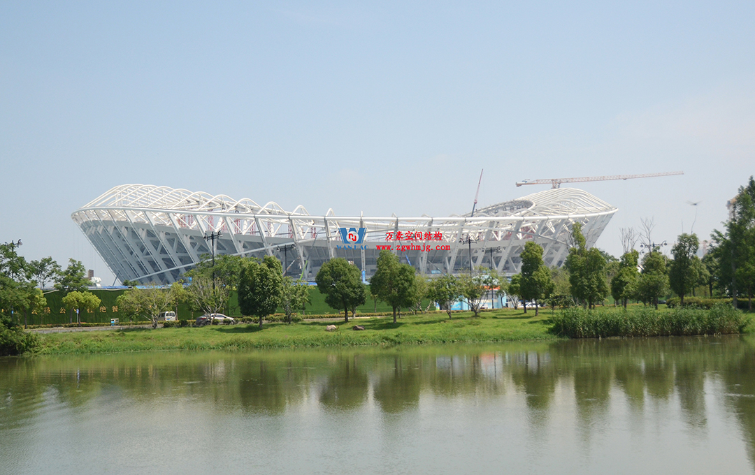 緊跟“蘇超熱浪”，火熱施工中，一只白鷺即將振翅高飛！