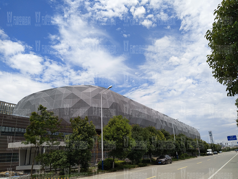 什么是PTFE永久膜結構？PTFE永久膜結構的性能特點及應用范圍是怎樣的？