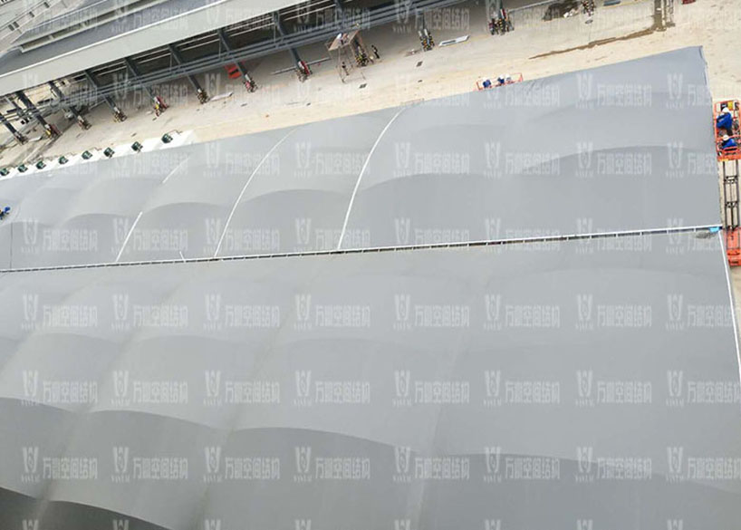 膜結(jié)構(gòu)遮陽雨棚有哪些特點？如何選擇合適的膜結(jié)構(gòu)遮陽棚公司？