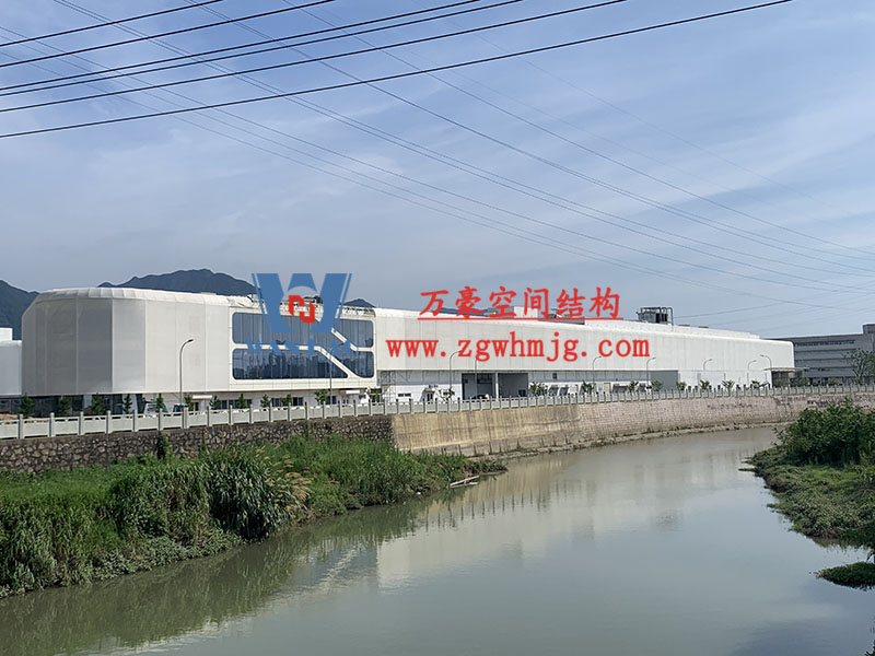 為什么體育場屋面都選用PTFE膜結構？PTFE膜結構體育場有什么特點優(yōu)勢？