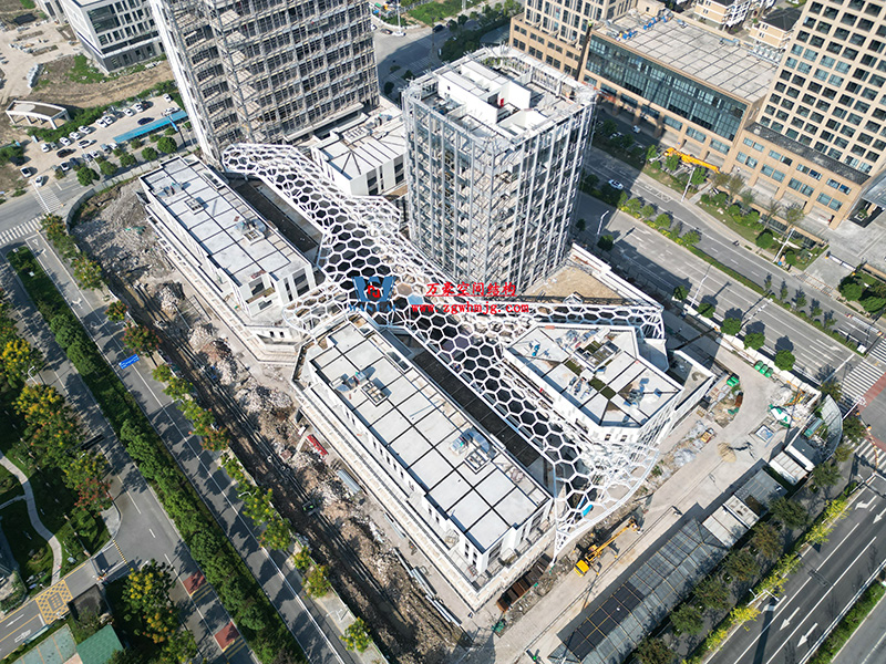 建筑藝術(shù)中鋼結(jié)構(gòu)的力學(xué)美感表達