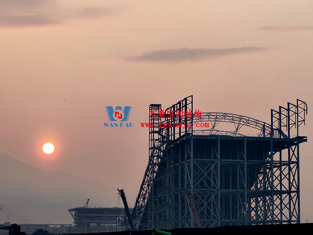 馭風逐沙，織就賽道美學——比亞迪紹興嵊州賽車場干拔沙坡觀景平臺鋼膜結構